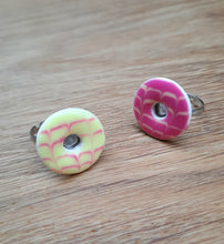 Load image into Gallery viewer, Party Ring Adjustable Biscuit Ring
